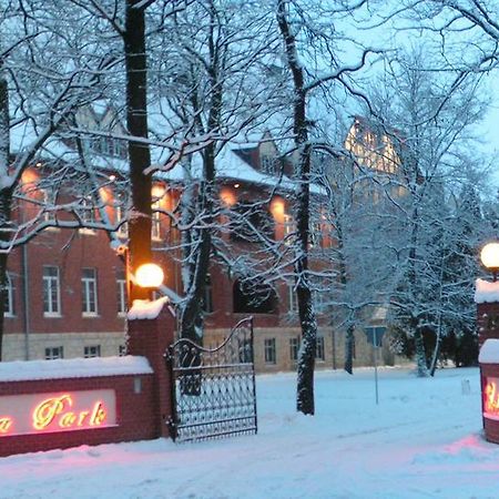 Hotel Willa Park Żagań Extérieur photo