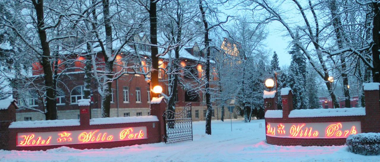 Hotel Willa Park Żagań Extérieur photo