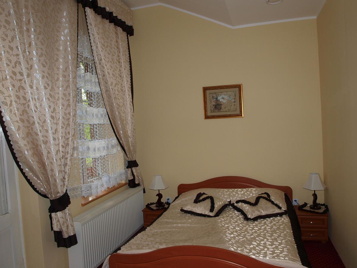 Hotel Willa Park Żagań Extérieur photo
